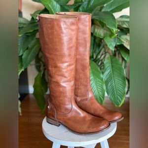 The FRYE Company 
Womens-Melissa Boots
Excellent Condition
Size 8.5 Medium